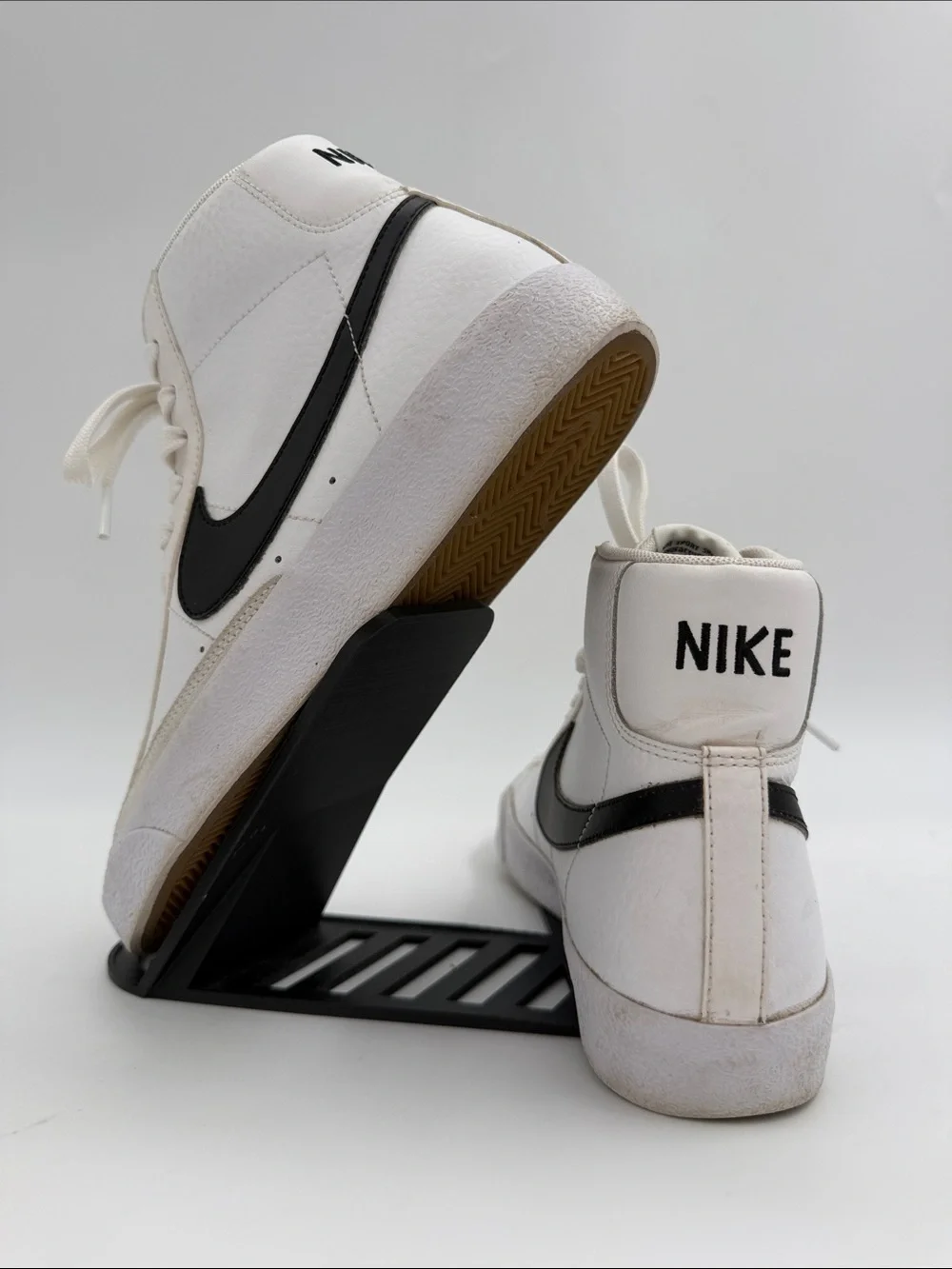 Nike Blazer Mid 77 White Black Athletic Shoes Sneaker DA4086-100 Youth Size 6